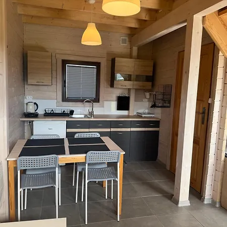 Lazurowy Brzeg بيت للعطل *