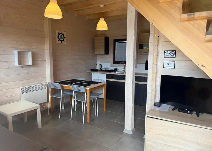 別荘 Lazurowy Brzeg ミエレンコ